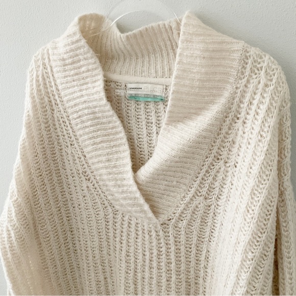 Anthropologie Pilcro Joyce Sweater 1X Chunky Wool Blend V Neck Minimalist Ivory - Picture 6 of 13